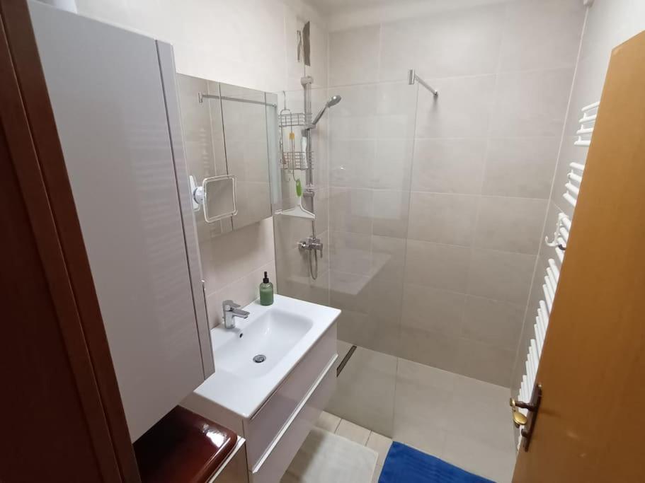 Modernes Apartment In Wien Ngoại thất bức ảnh