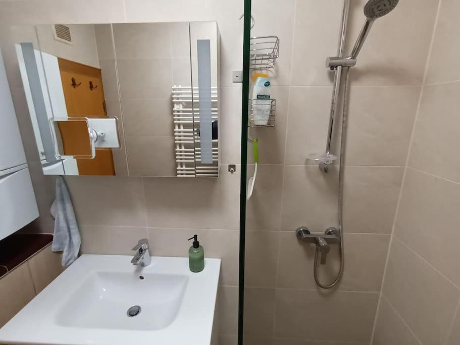 Modernes Apartment In Wien Ngoại thất bức ảnh